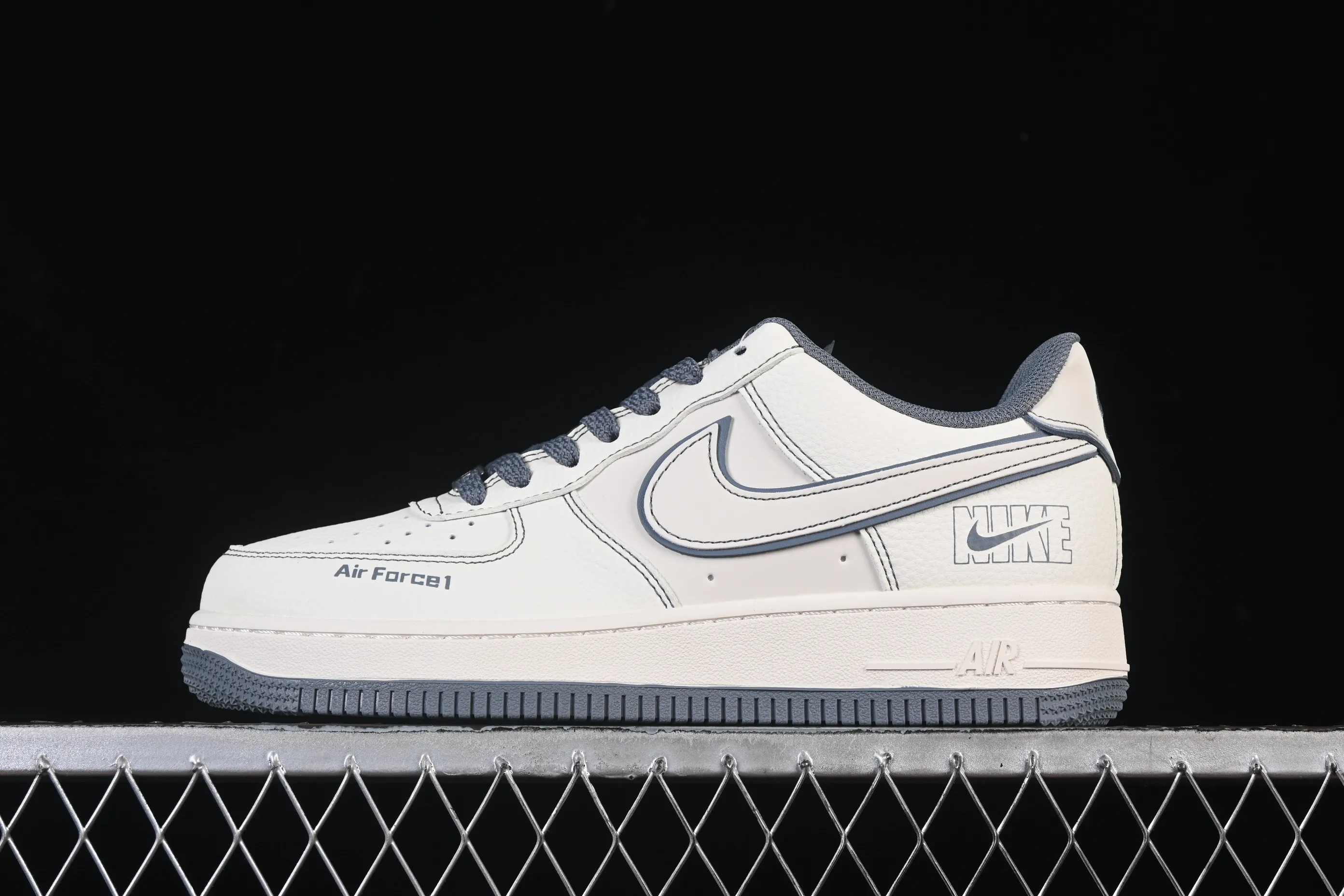 All Categories Nk Air Force 1 Air Force Series Nk Air Force 1 Low Air Force Low Nike Air Force 1'07 Low Rice Dark Gray Bugs Bunny Air Force One Low Casual Shoes JP8028-014